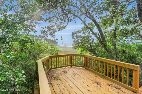 531 Sandy Point Drive Beaufort NC 28516
