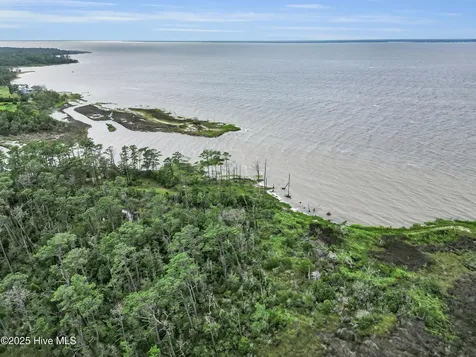 695 Sandy Point Drive Beaufort NC 28516