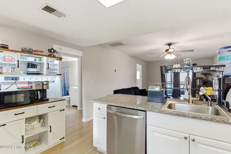 4523 Holly Tree Road Wilmington NC 28412