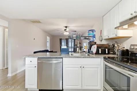 4523 Holly Tree Road Wilmington NC 28412