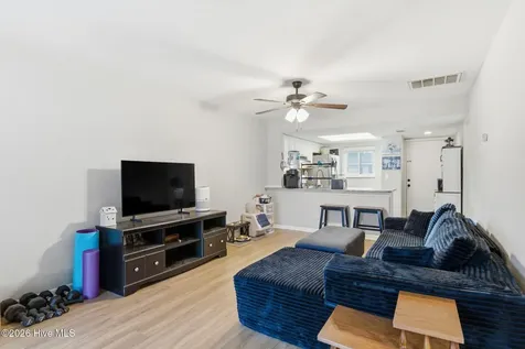 4523 Holly Tree Road Wilmington NC 28412
