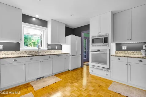 2016 Spencer Avenue New Bern NC 28560