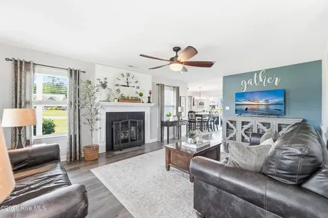 48 Pickett Way Swansboro NC 28584