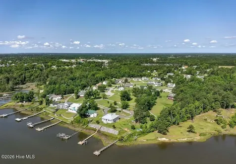 48 Pickett Way Swansboro NC 28584