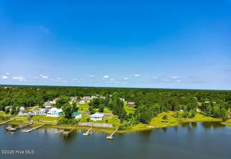48 Pickett Way Swansboro NC 28584