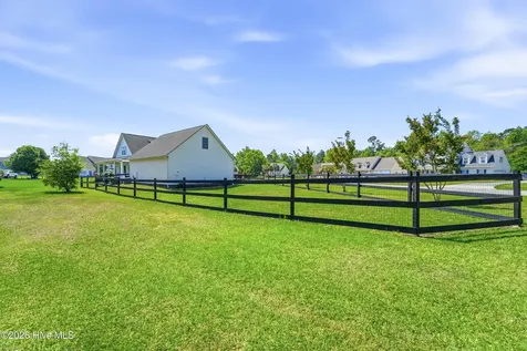 48 Pickett Way Swansboro NC 28584