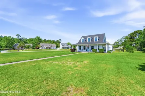 48 Pickett Way Swansboro NC 28584