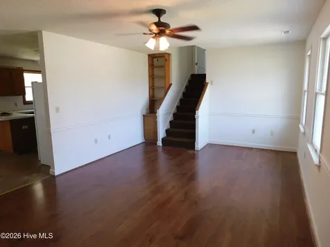 303 Betty Drive Elizabeth City NC 27909