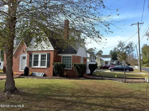 215 N Elm Street Chadbourn NC 28431