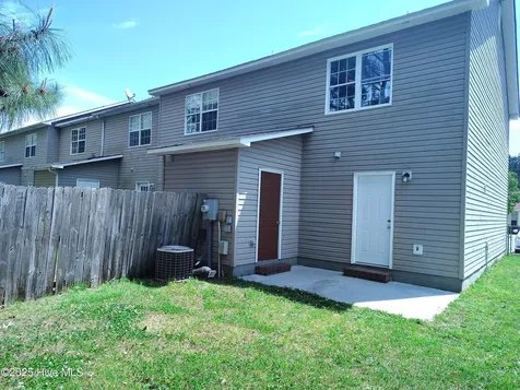 995 W Pueblo Drive Jacksonville NC 28546