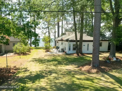1963 Bayview Road Bath NC 27808