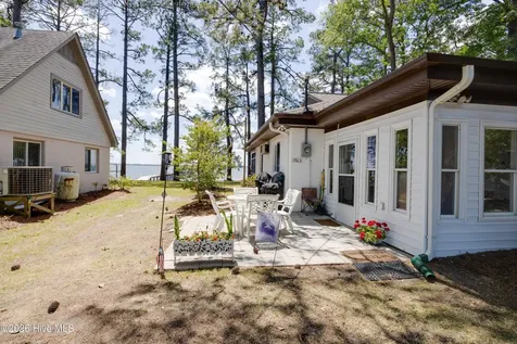 1963 Bayview Road Bath NC 27808
