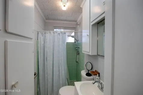 1963 Bayview Road Bath NC 27808