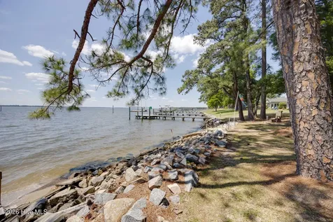 1963 Bayview Road Bath NC 27808