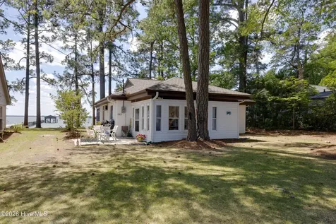 1963 Bayview Road Bath NC 27808
