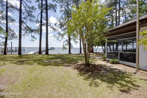 1963 Bayview Road Bath NC 27808