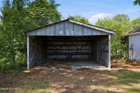 2013 Holland Road Greenville NC 27834