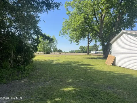 183 Nc 124 West Macclesfield NC 27852