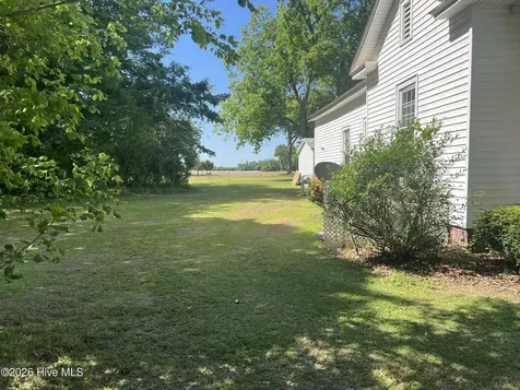183 Nc 124 West Macclesfield NC 27852