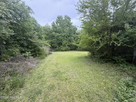 678 Hunters Creek Road Maysville NC 28555