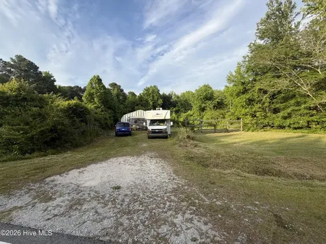678 Hunters Creek Road Maysville NC 28555
