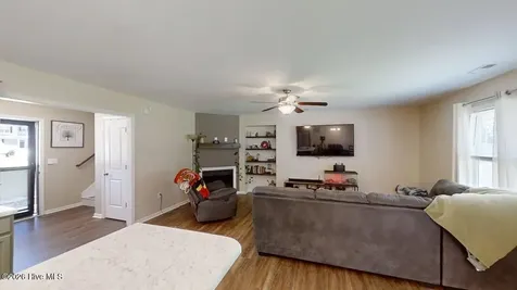 211 Buckeye Court N Jacksonville NC 28540