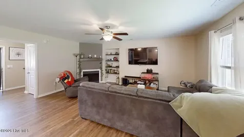 211 Buckeye Court N Jacksonville NC 28540