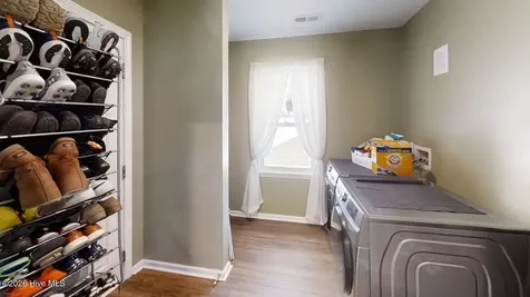 211 Buckeye Court N Jacksonville NC 28540
