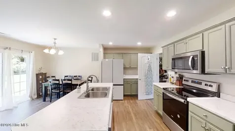 211 Buckeye Court N Jacksonville NC 28540