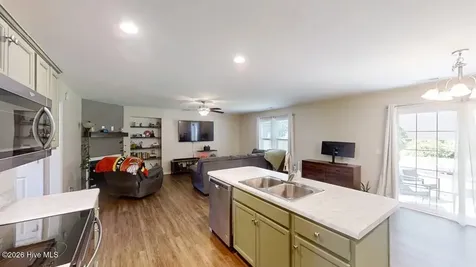 211 Buckeye Court N Jacksonville NC 28540