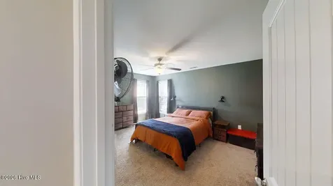 211 Buckeye Court N Jacksonville NC 28540