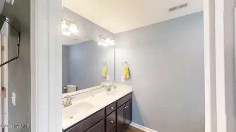 211 Buckeye Court N Jacksonville NC 28540