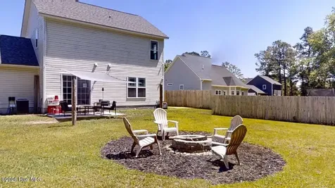 211 Buckeye Court N Jacksonville NC 28540