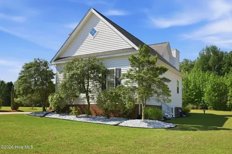 1190 Windbrooke Drive Grimesland NC 27837