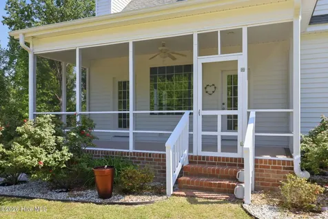 1190 Windbrooke Drive Grimesland NC 27837