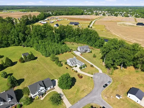 1190 Windbrooke Drive Grimesland NC 27837