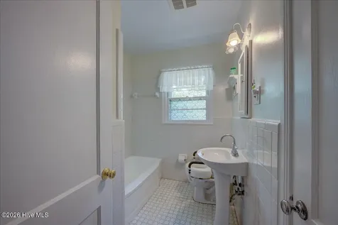 613 Franklin Avenue New Bern NC 28560