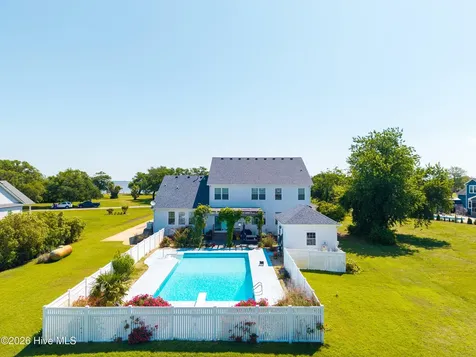 111 Belle View Currituck NC 27929