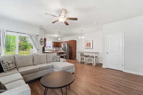 209 Shallowbag Bay Lane Jacksonville NC 28546
