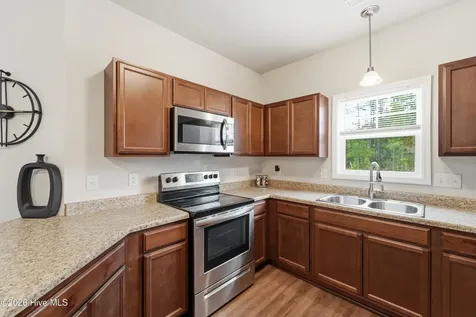 209 Shallowbag Bay Lane Jacksonville NC 28546