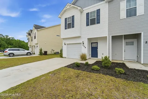 209 Shallowbag Bay Lane Jacksonville NC 28546