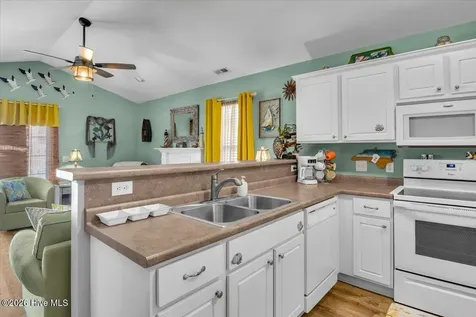 4286 River Birch Drive Southport NC 28461