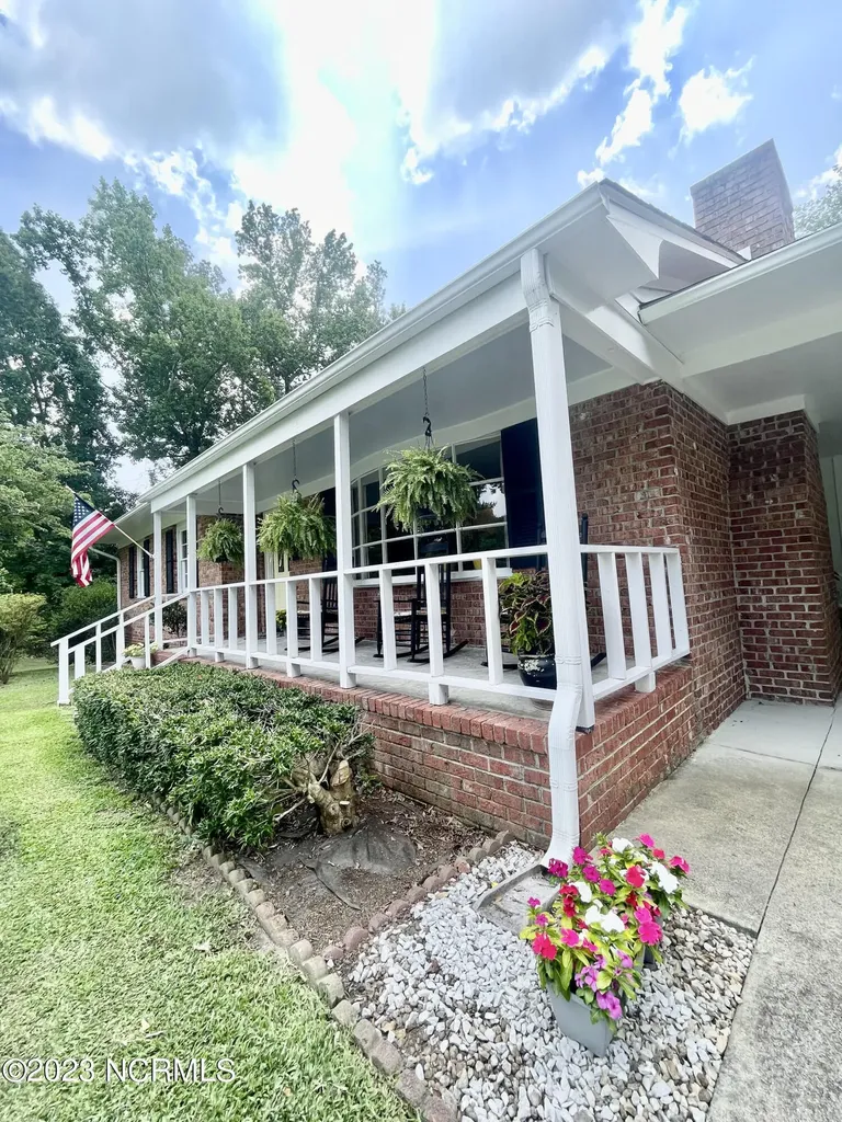 322 Forest Grove Avenue Jacksonville NC 28540