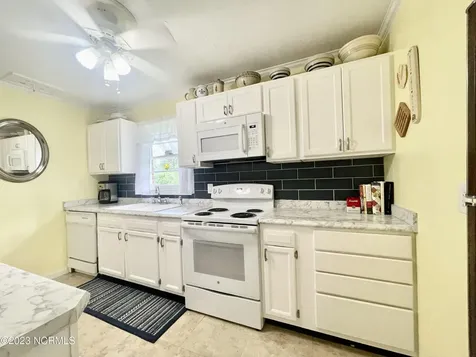 322 Forest Grove Avenue Jacksonville NC 28540