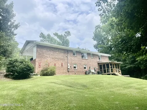 322 Forest Grove Avenue Jacksonville NC 28540