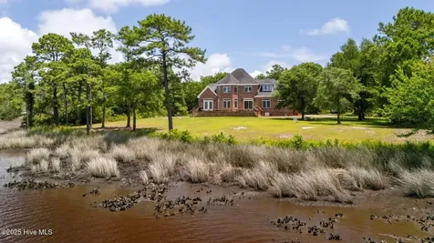 421 Old Swansboro Road Newport NC 28570