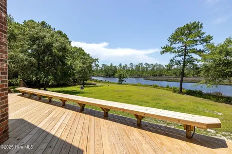 421 Old Swansboro Road Newport NC 28570