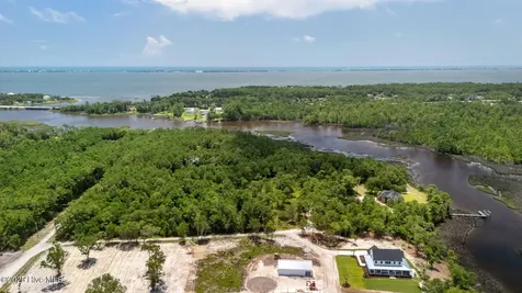 421 Old Swansboro Road Newport NC 28570