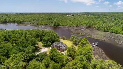 421 Old Swansboro Road Newport NC 28570