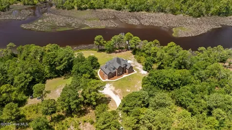 421 Old Swansboro Road Newport NC 28570